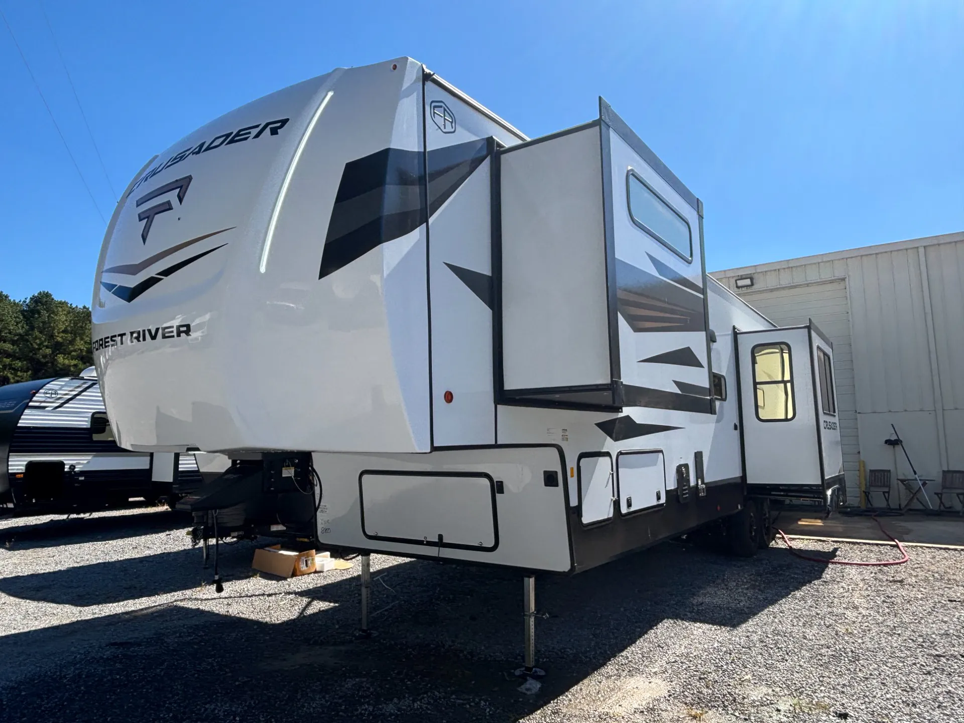2027 Forest River Crusader 2SUITE - Photo 4