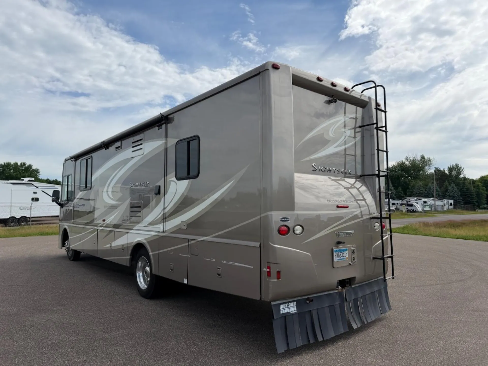 2017 Winnebago Sightseer 33C - Photo 4