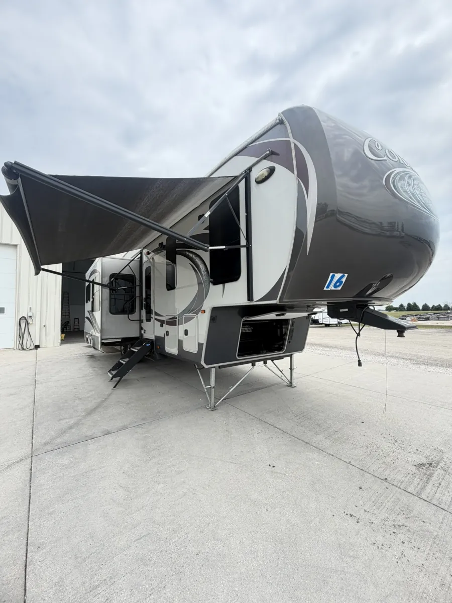 2016 Palomino Columbus 350BH - Photo 2