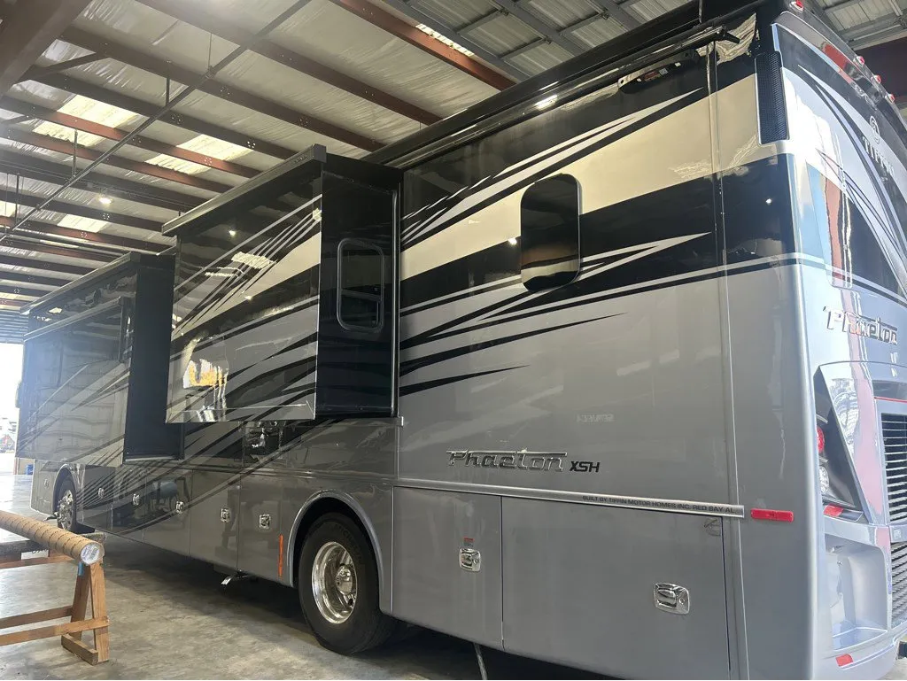 2026 Tiffin Phaeton 40 IH - Photo 4