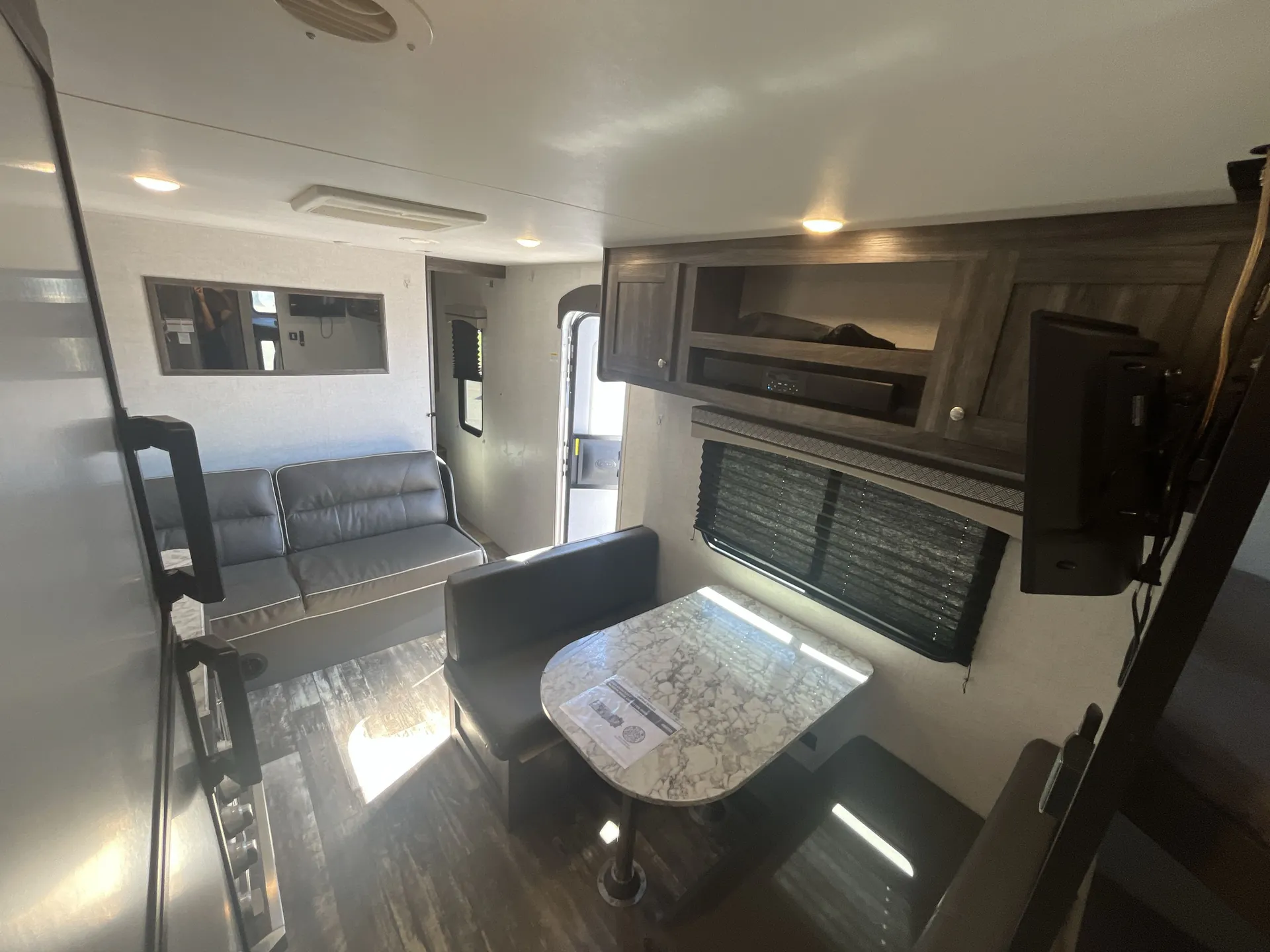 2020 Starcraft Autumn Ridge Outfitter 26BH — living area main