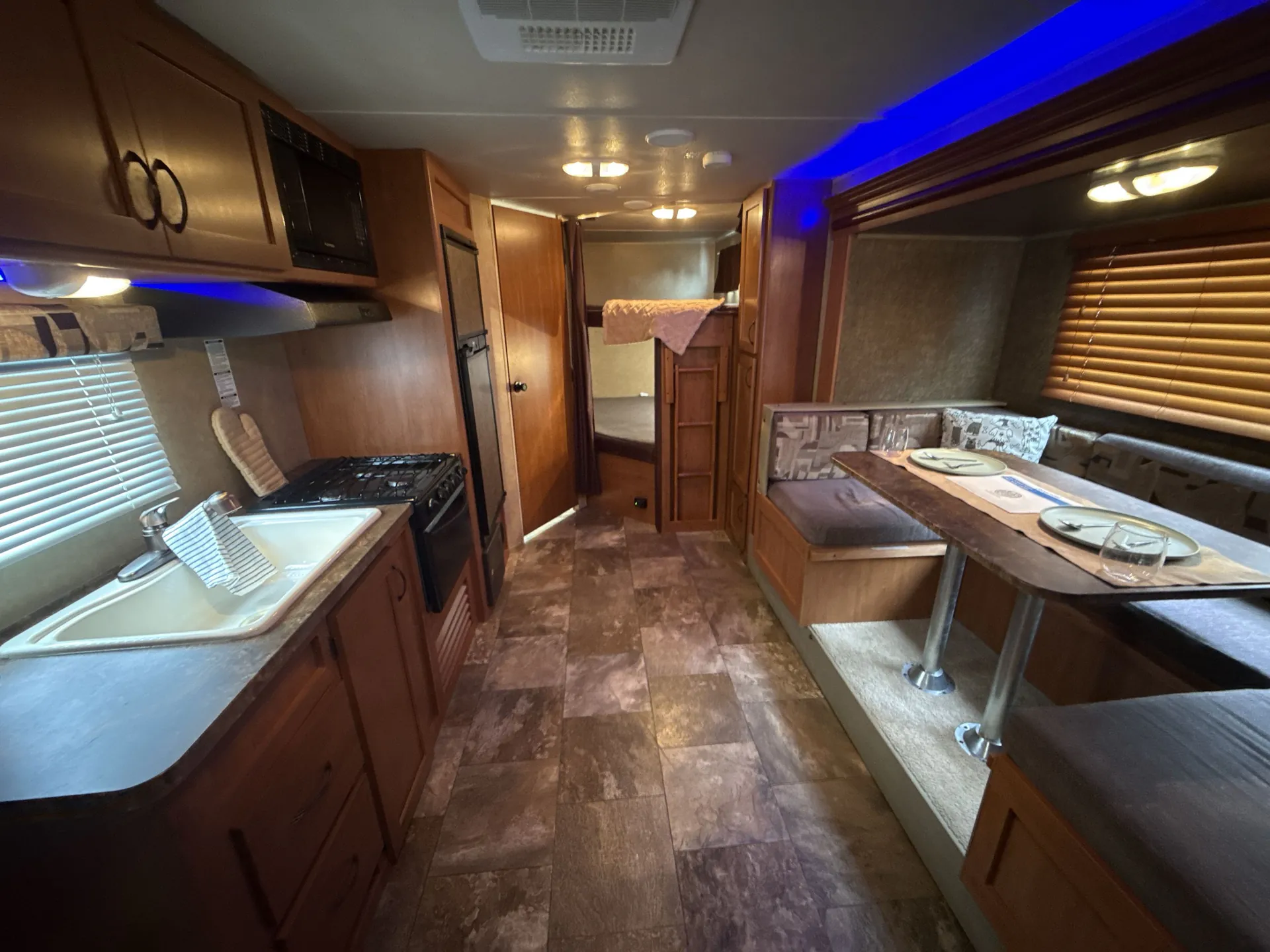 2014 Forest River Cherokee Grey Wolf 23DBH — living area main