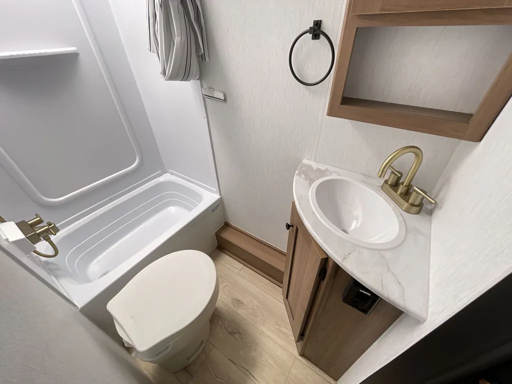 2026 Coachmen Apex Nano 186BH, Photos photo 17