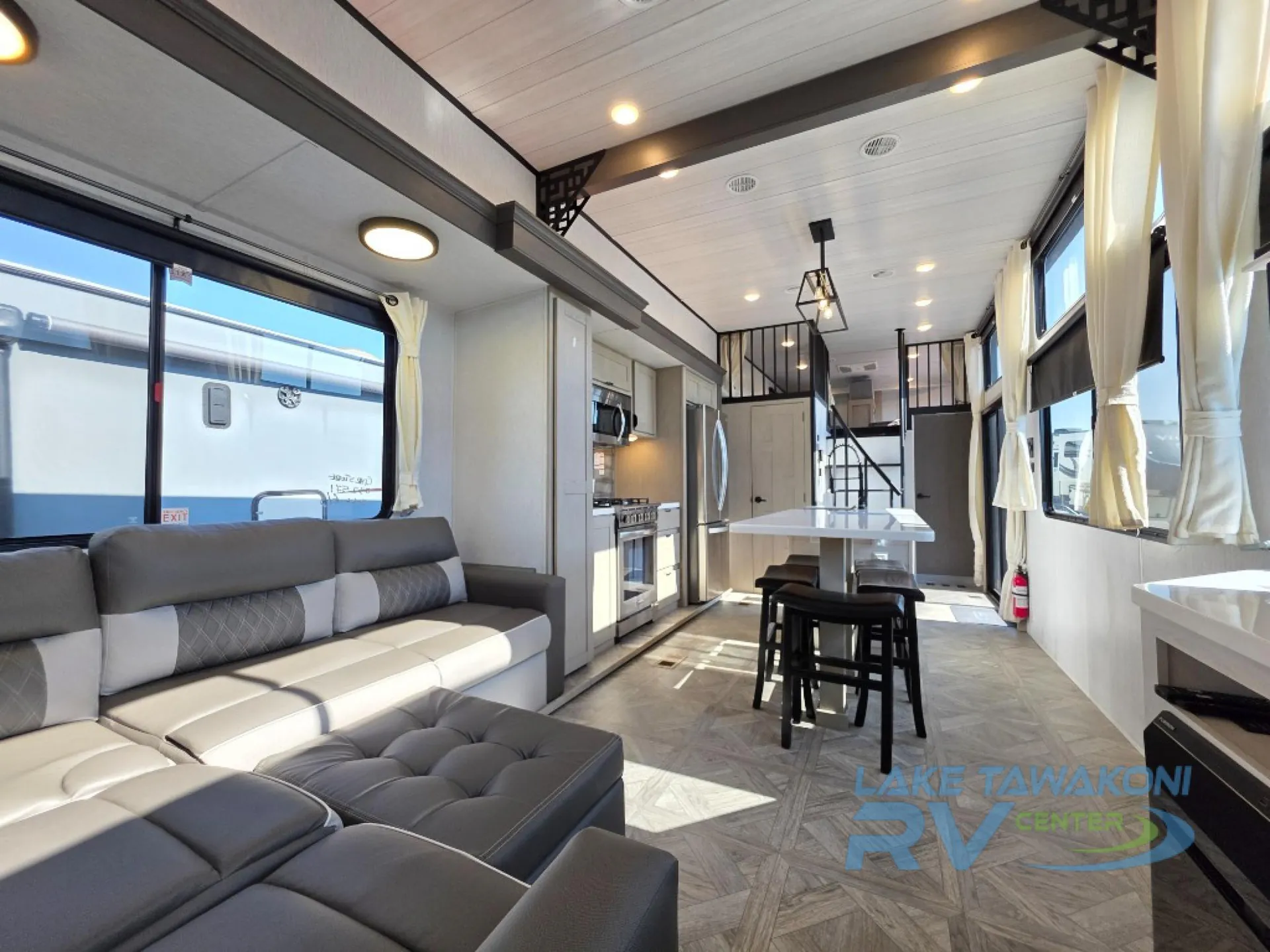 2024 Forest River Salem Grand Villa 44VIEW — Photo 6