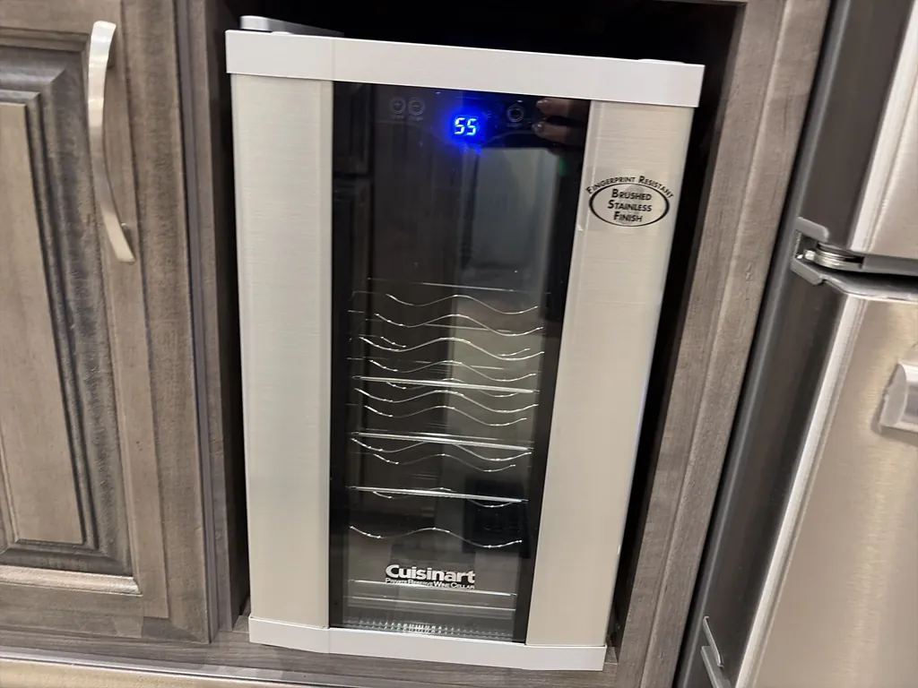 2020 Forest River Cedar Creek Champagne Edition 38EL, Photos photo 9