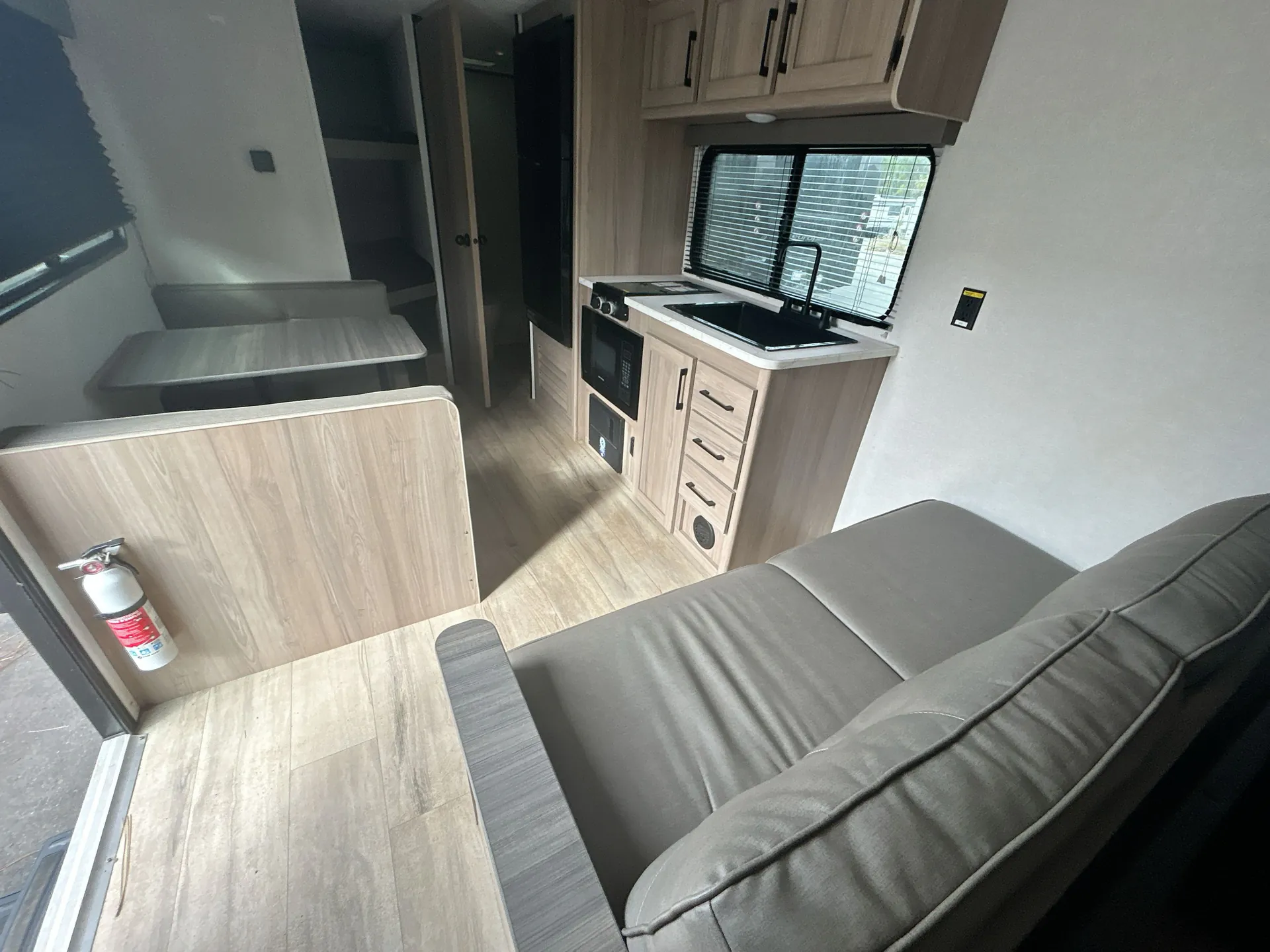 2025 Keystone Coleman 23B — living area main