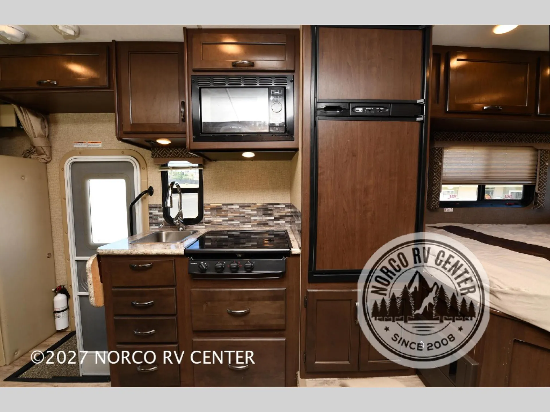 2018 Thor Motor Coach Four Winds 22E - Photo 4