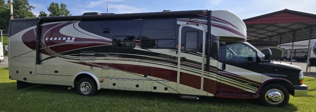 2014 Coachmen Concord 300DS - Photo 2
