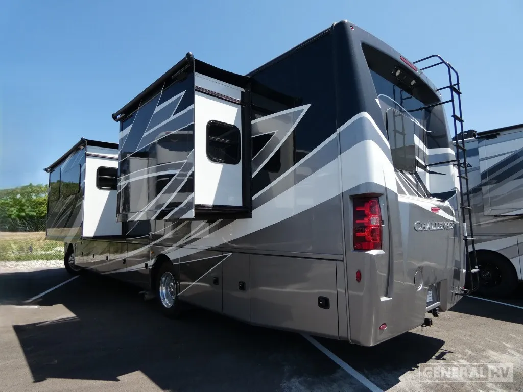 2023 Thor Motor Coach Challenger 37FH - Photo 4