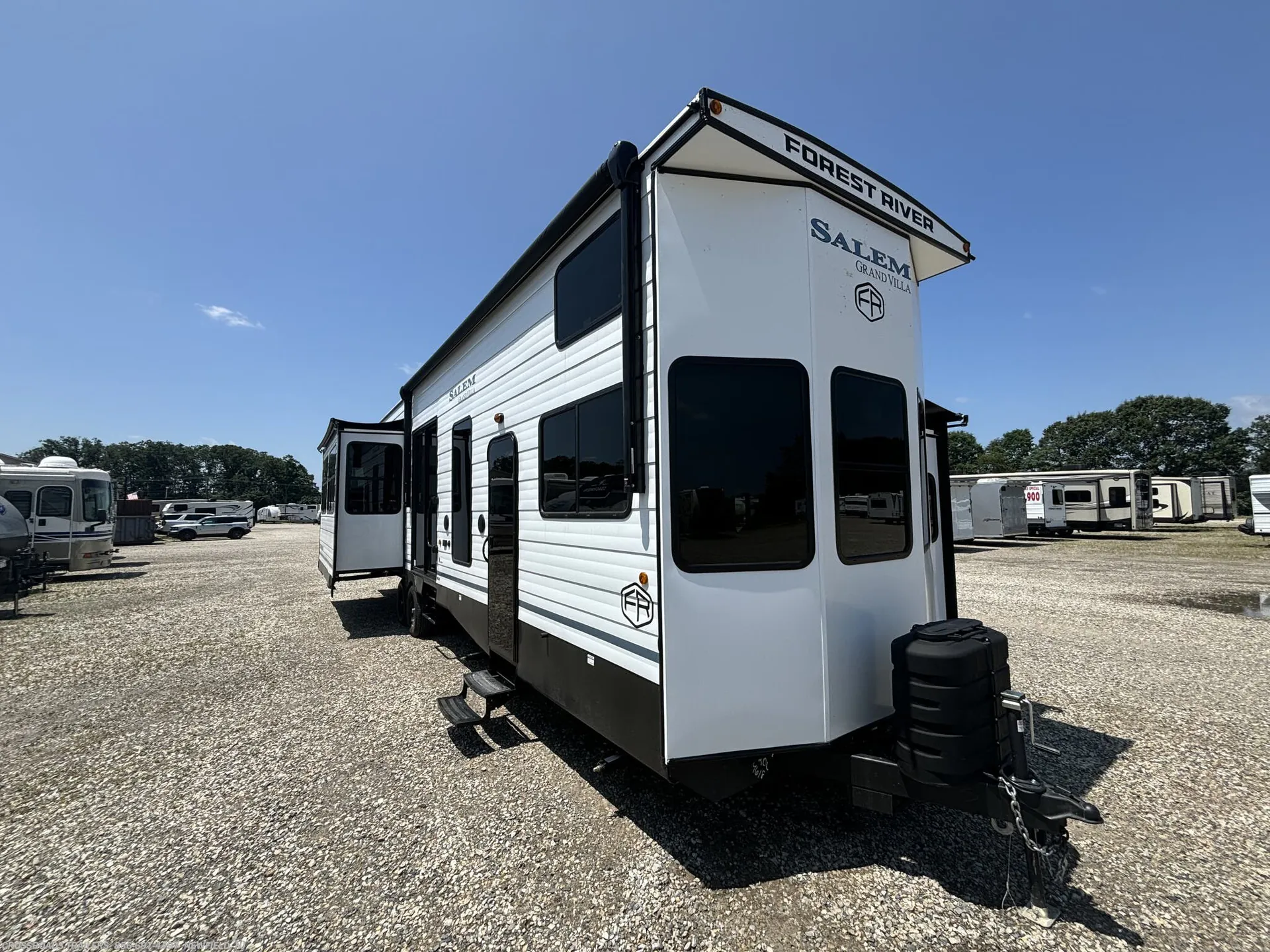 2026 Forest River Salem Grand Villa 42DL - Photo 2