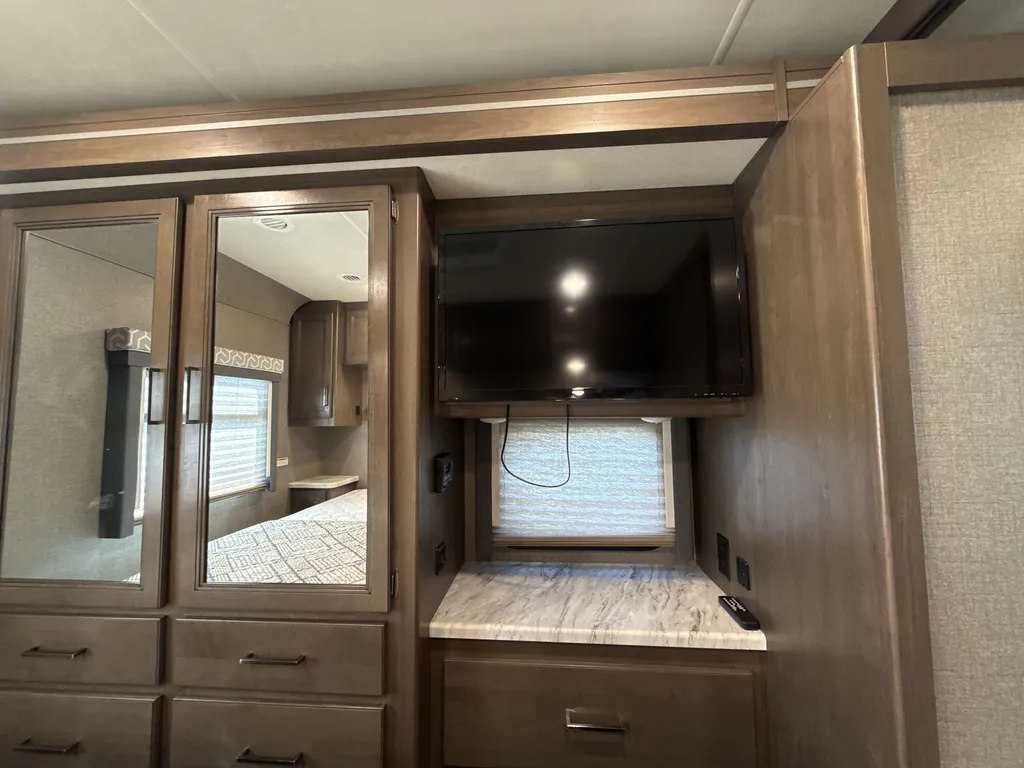 2021 Thor Motor Coach Freedom Traveler A32, Photos photo 16