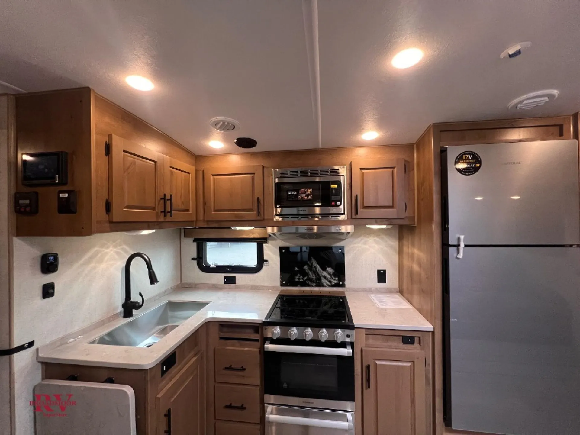 2027 Outdoors RV Timber Ridge Titanium Series 28BKS - Photo 3