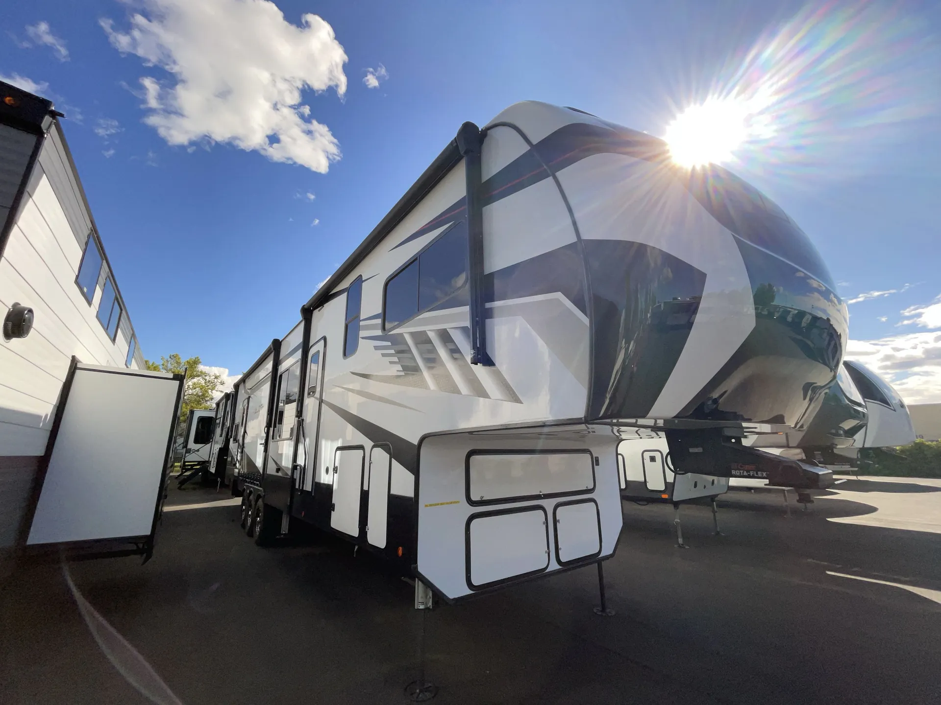 2023 Alliance RV Valor 42V13