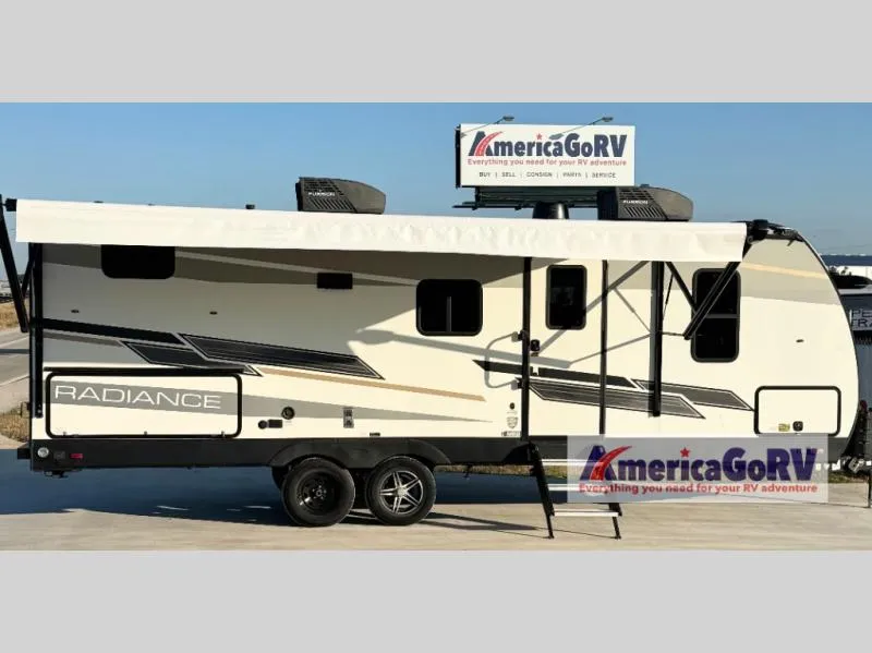 2022 Cruiser RV Radiance 25BH - Photo 3