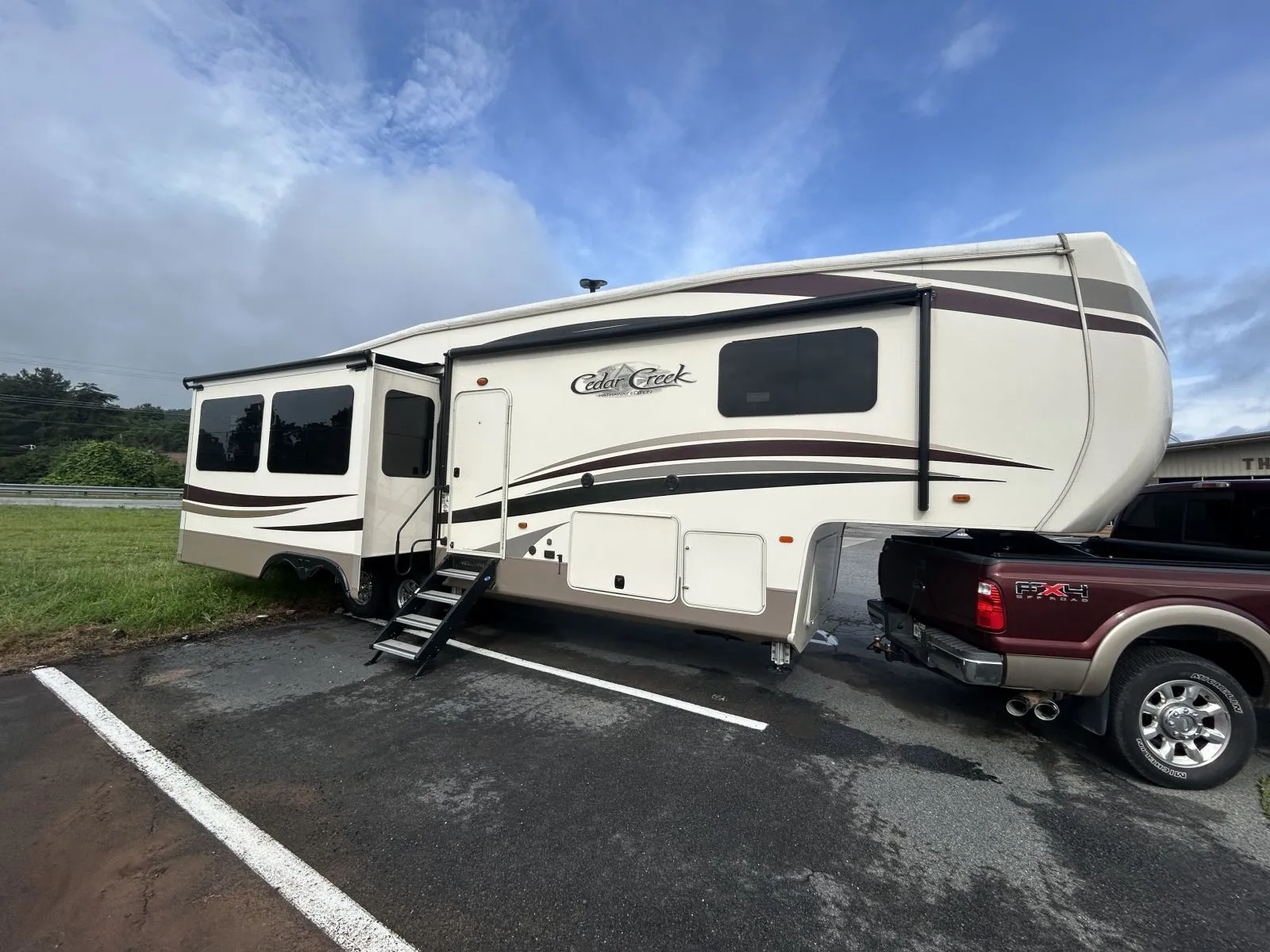 2019 Forest River CEDAR CREEK 34RL2 - Photo 3