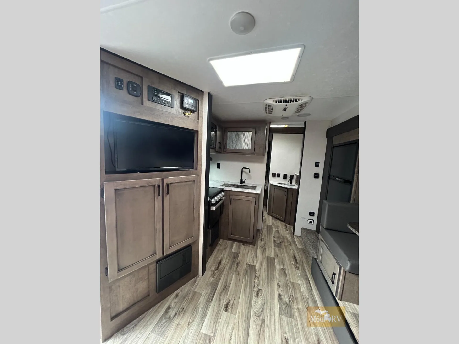 2023 Venture RV Sonic SN241VFL dealer photo 10 from M60 RV