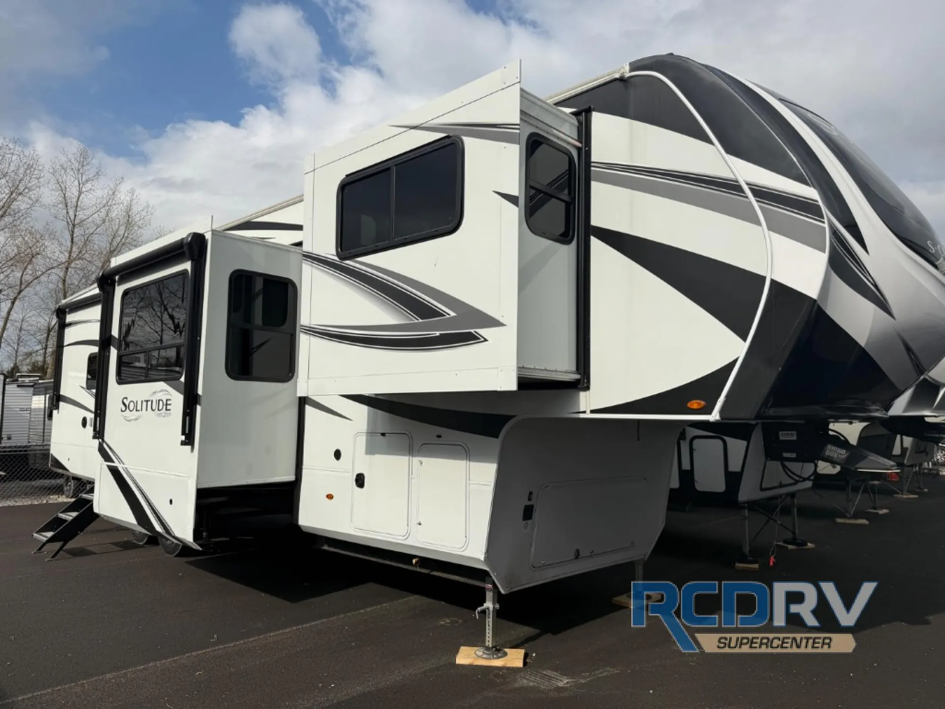 2023 Grand Design Solitude S-Class 3460FL - Photo 2