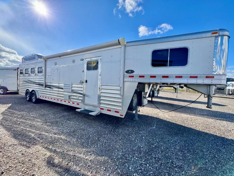 2022 Elite Mustang Spacious Living Quarters and Safe Transport (4 Horse) - Photo 4