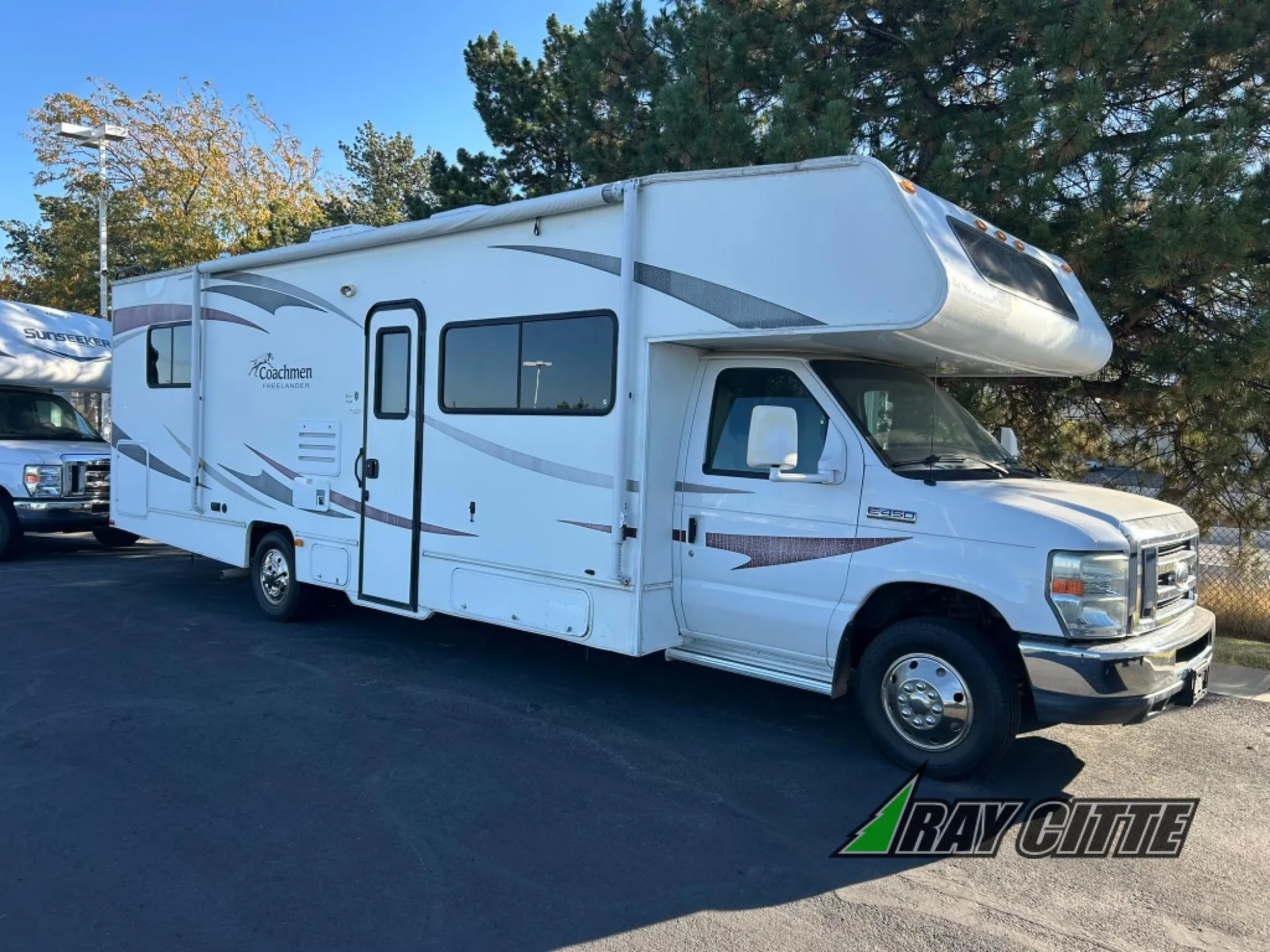 2012 Coachmen Freelander 29QB - Photo 2