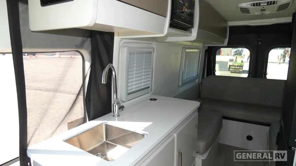 2027 Thor Motor Coach Tellaro 20Y, Photos photo 6