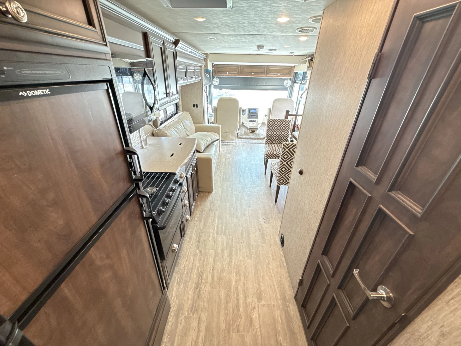 2018 Newmar Bay Star Sport 3113 — living area main