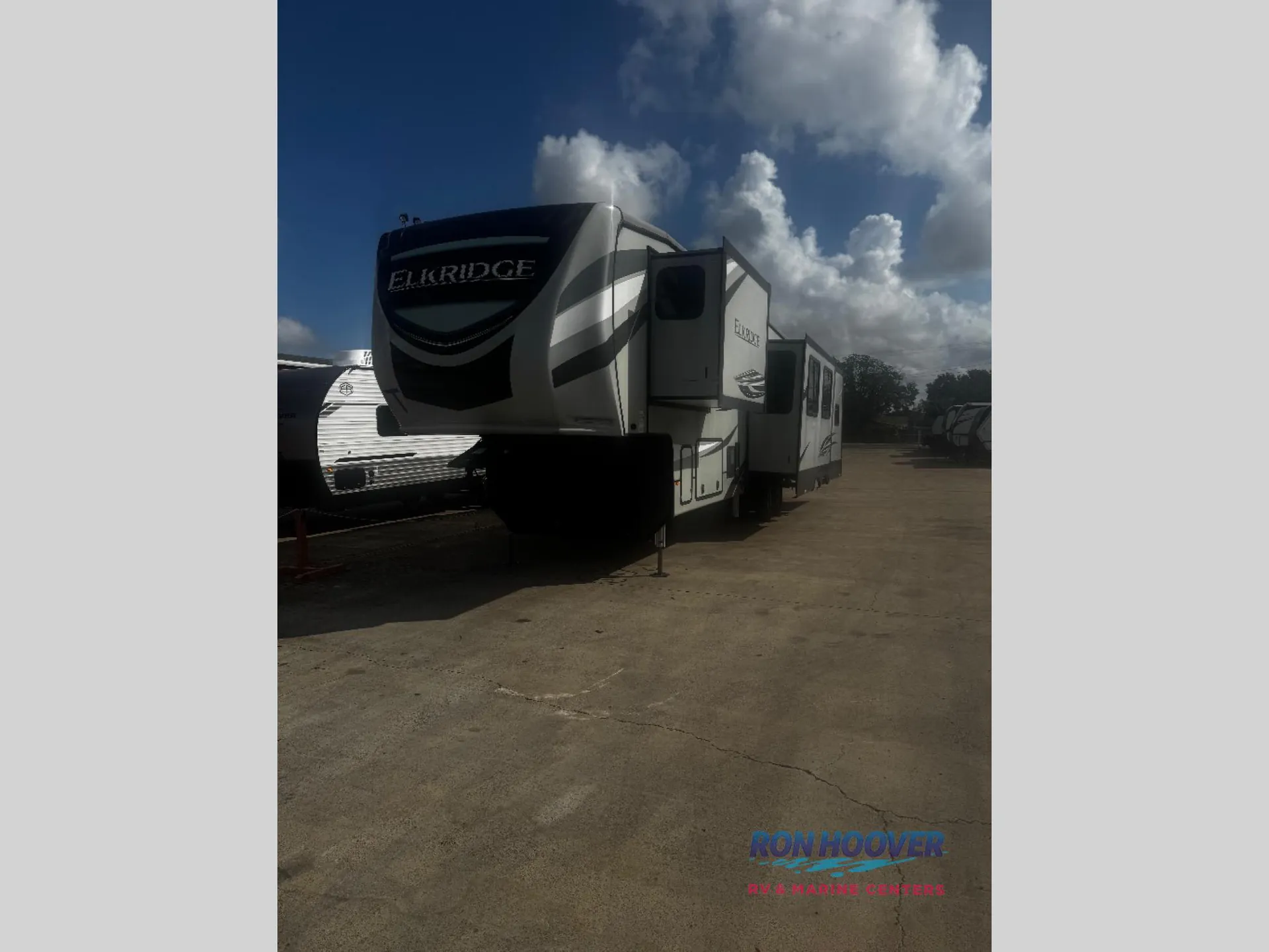 2021 Heartland ElkRidge 38RSRT - Photo 3