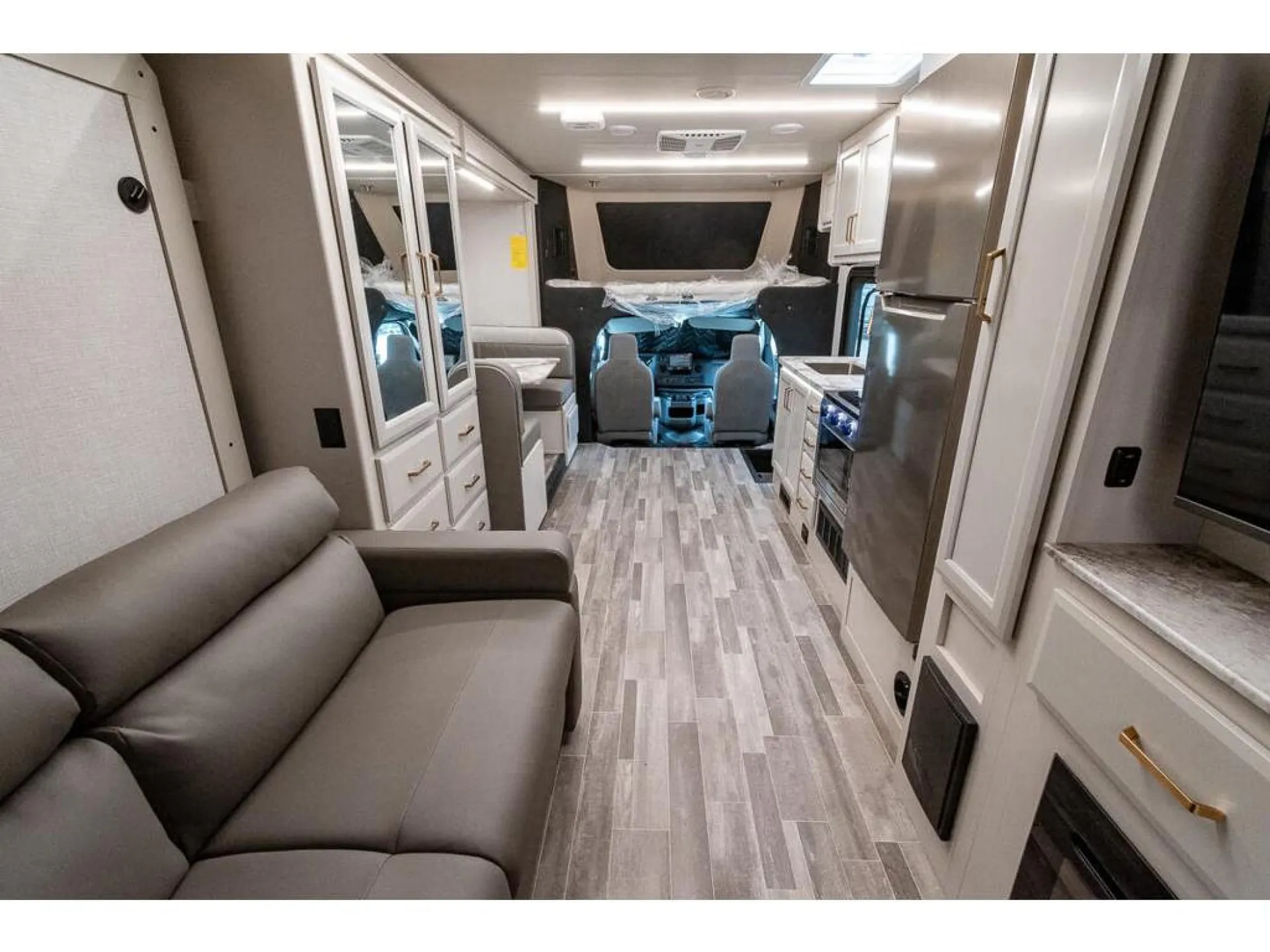 2025 Fleetwood Altitude 27U - Photo 3
