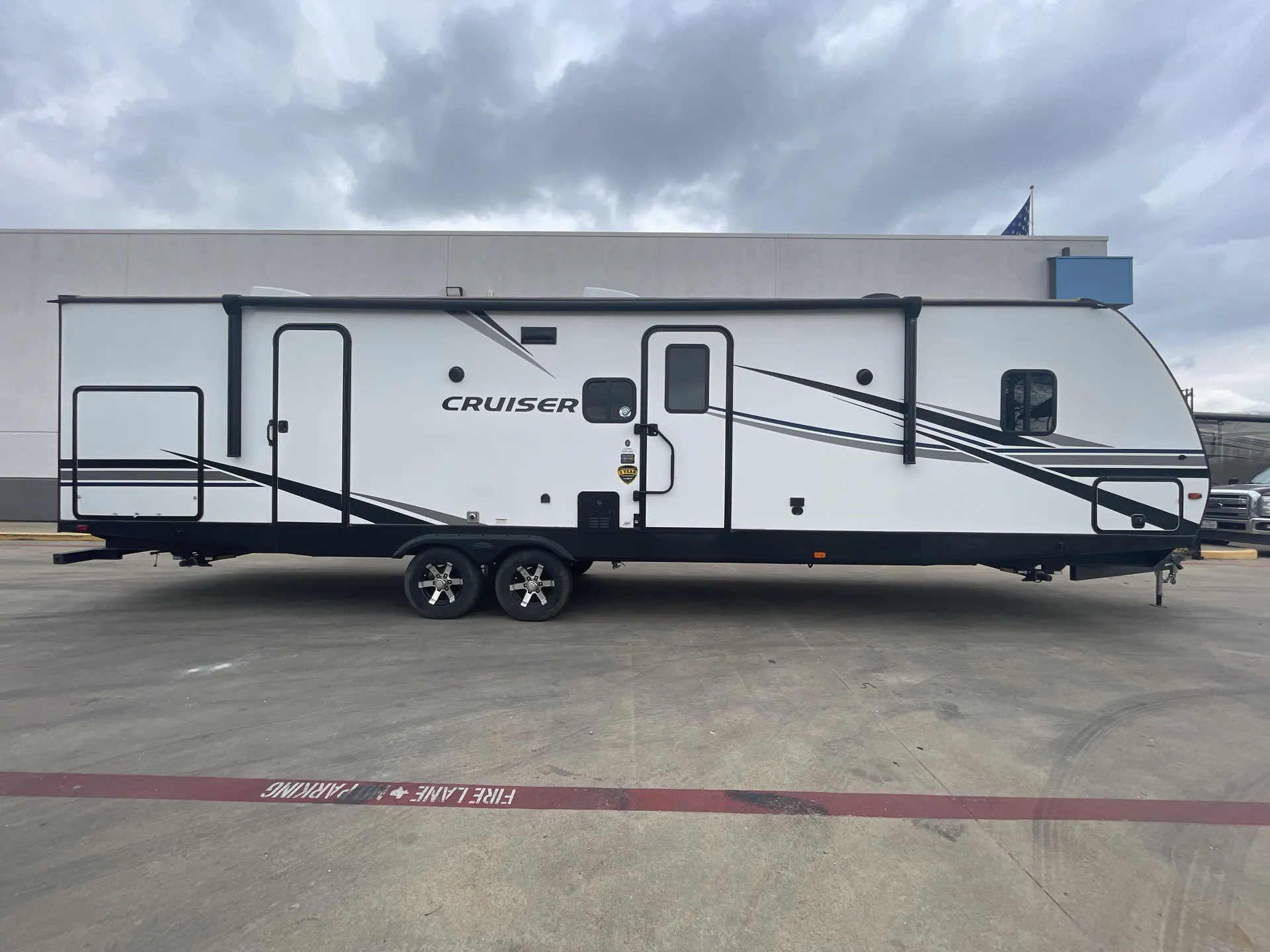 2024 CrossRoads Cruiser Aire CR33BHB — campside