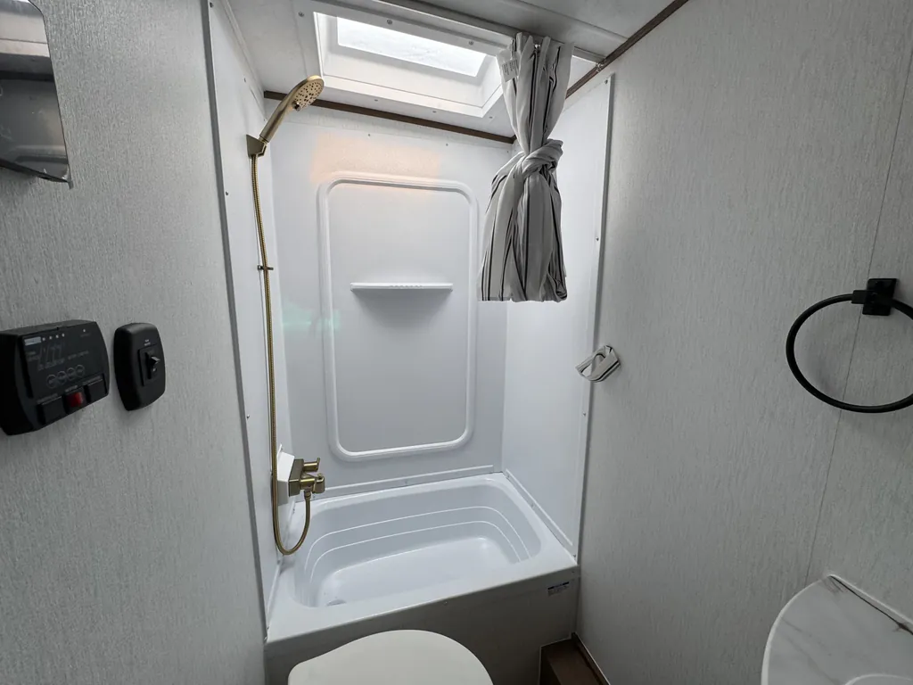 2027 Coachmen Apex Nano 186BH, Photos photo 18