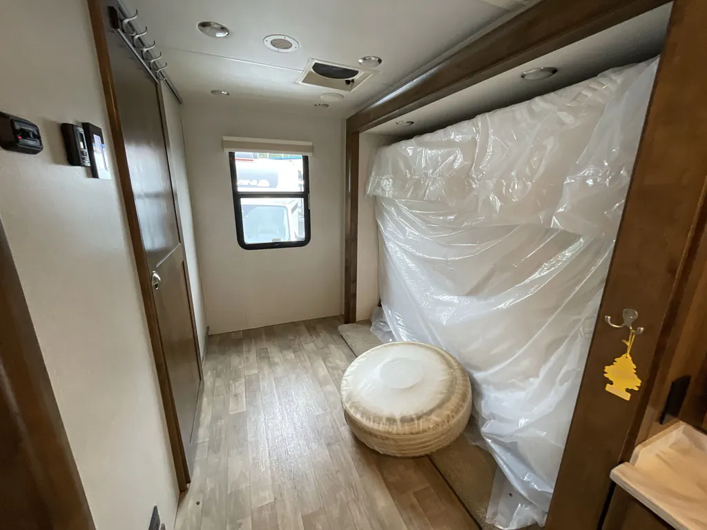 2019 Tiffin Wayfarer 24 FW, Photos photo 11
