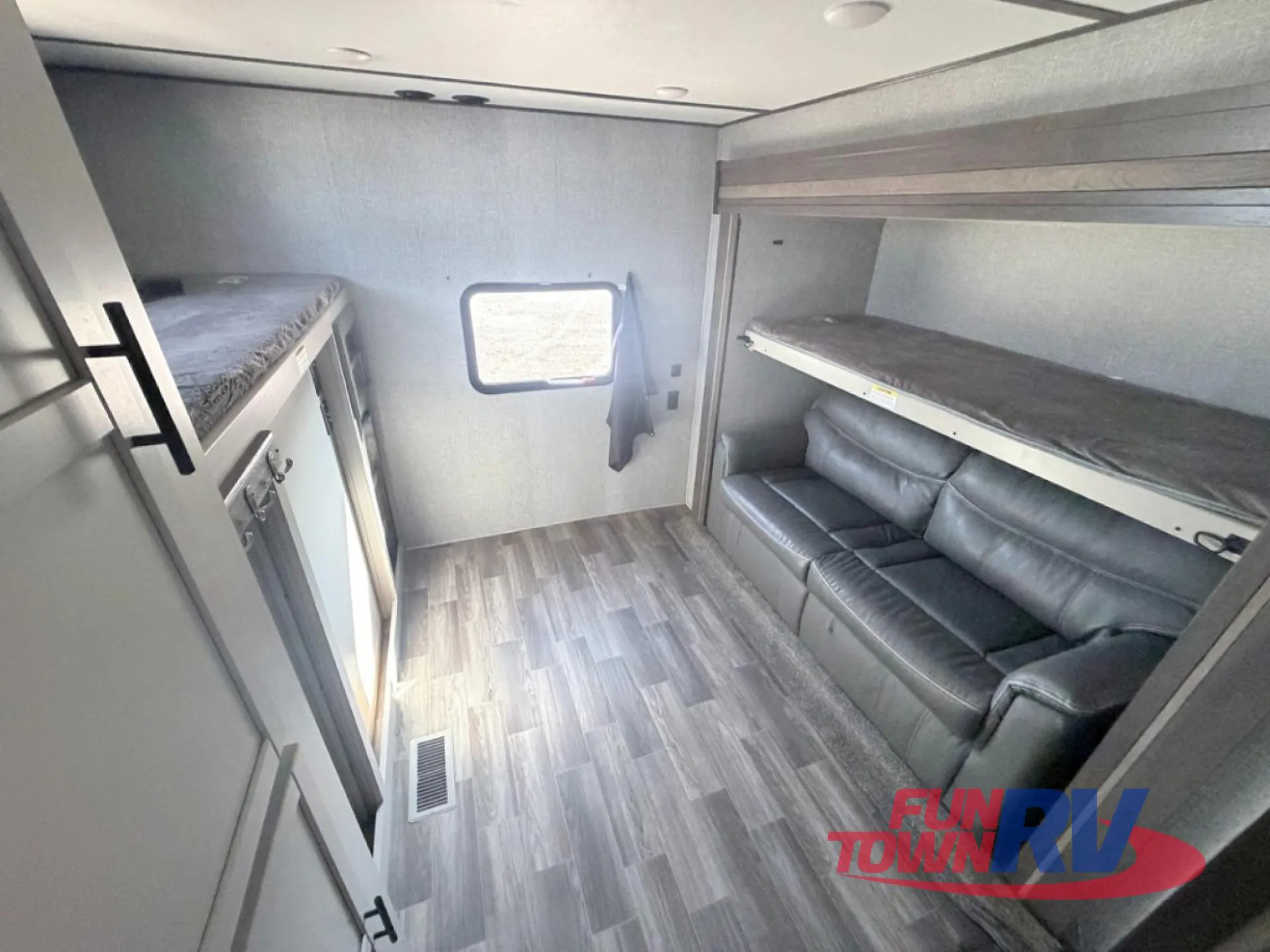 2020 CrossRoads Hampton 364MBL - Photo 4