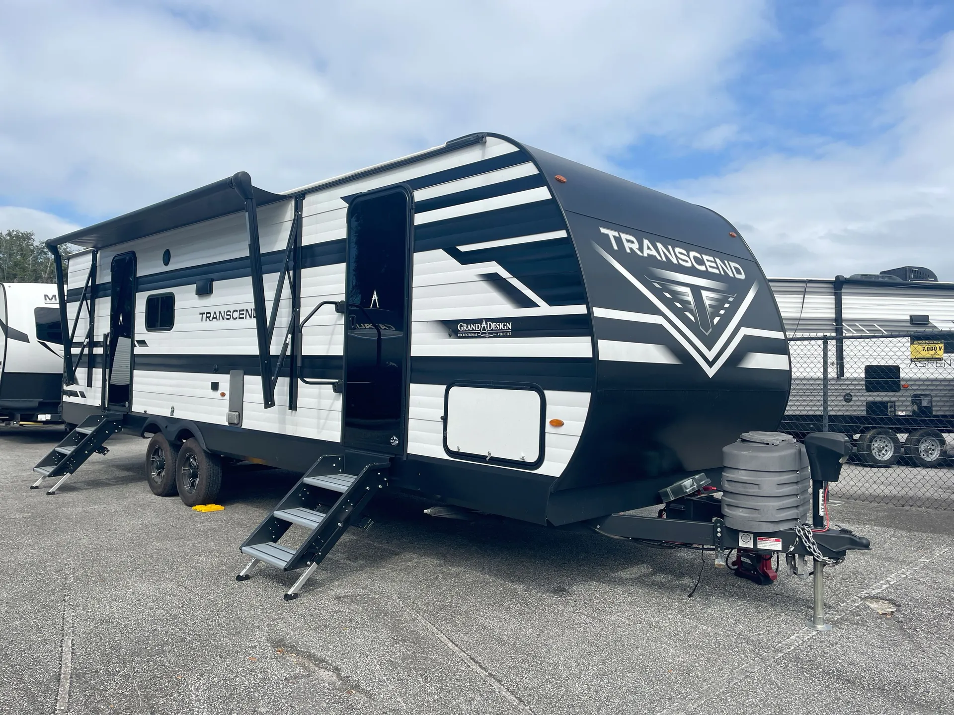 2025 Grand Design Transcend 265BHT - Photo 2