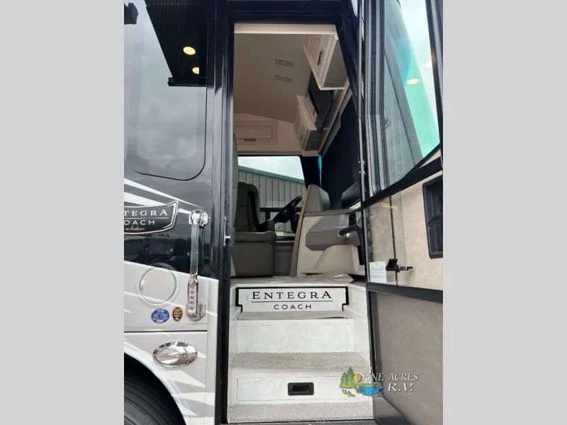 2024 Entegra Coach Anthem 44B - Photo 4