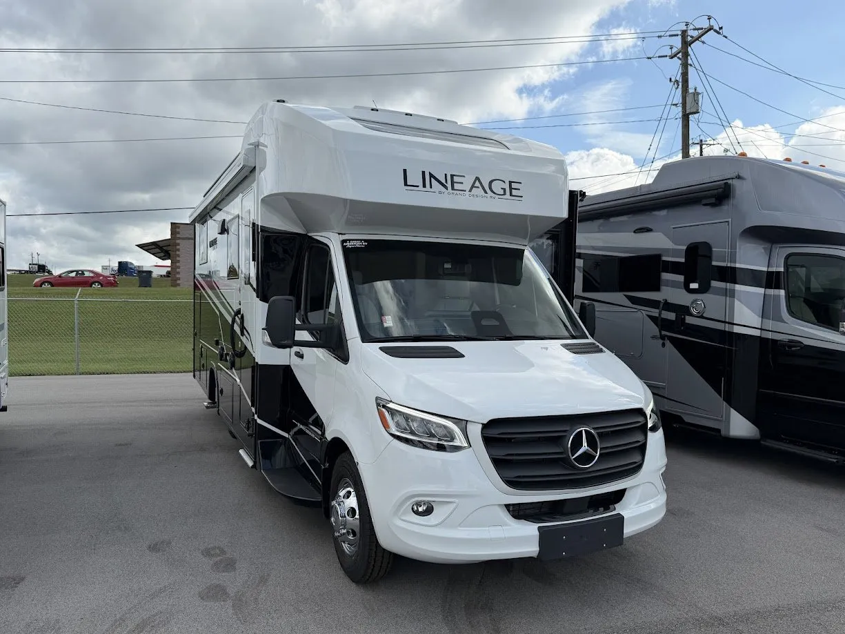 2026 Grand Design Lineage Series M 25TK - Photo 2