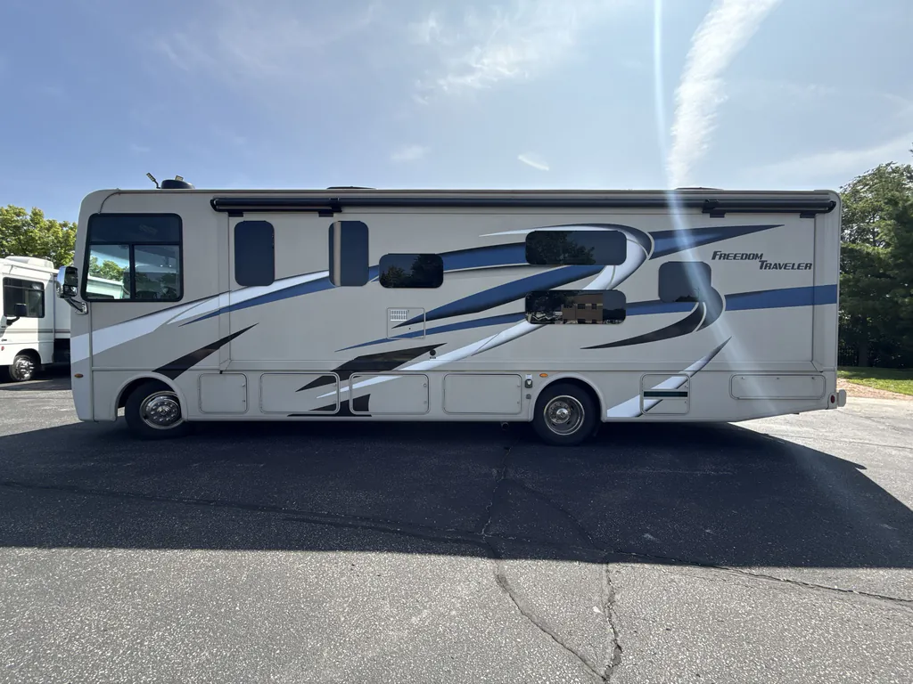 2021 Thor Motor Coach Freedom Traveler A32, Photos photo 6
