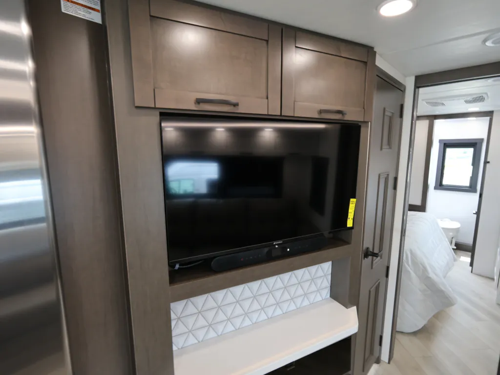 2027 Entegra Coach Accolade 37K, Photos photo 13