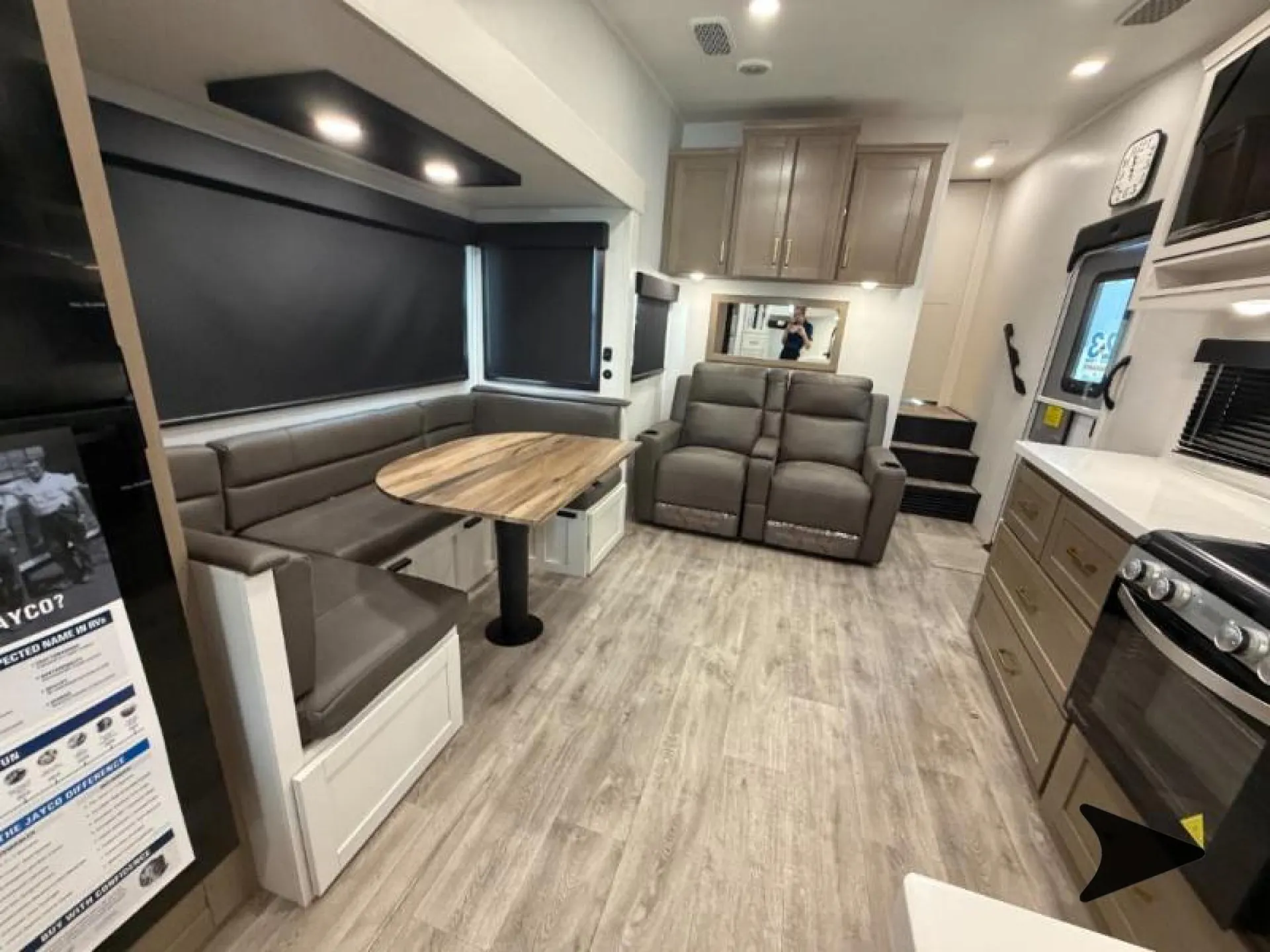 2027 Jayco Eagle 29DDB - Photo 4