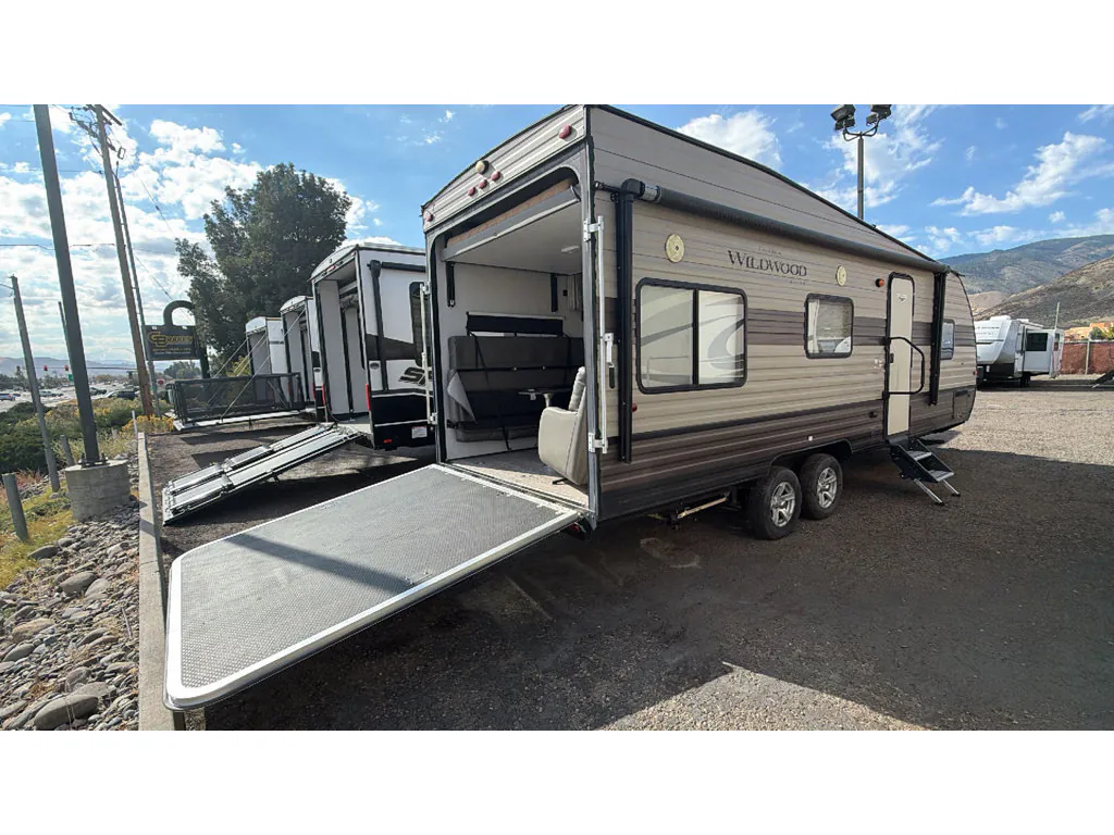 2019 Forest River Wildwood X-Lite 211SSXL - Photo 3