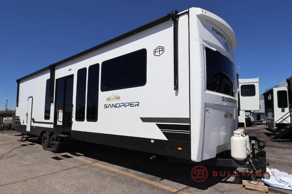 2026 Forest River Sandpiper Destination Trailers 422FKL - Photo 2