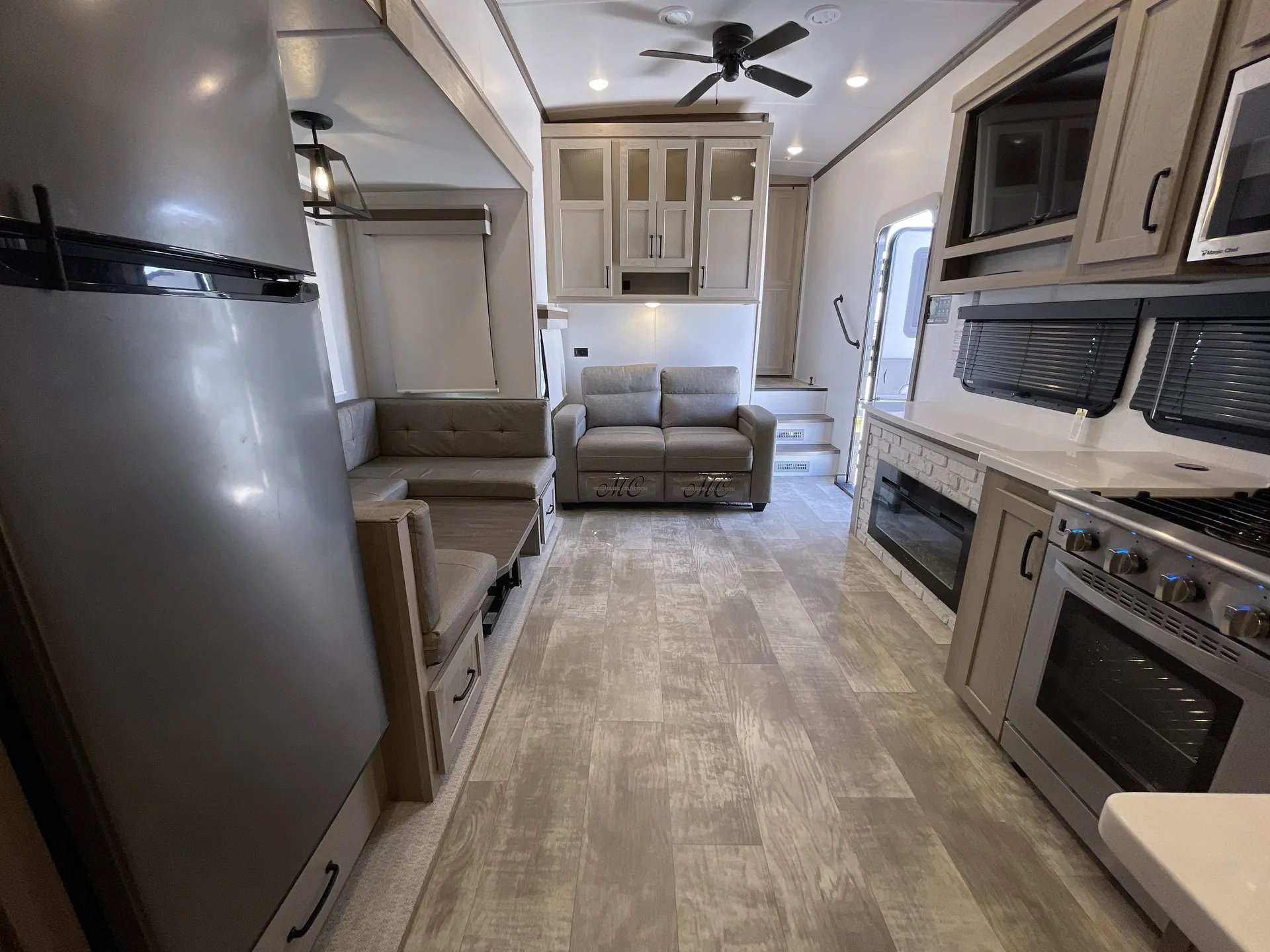 2024 Forest River Rockwood Signature 374BH — living area main