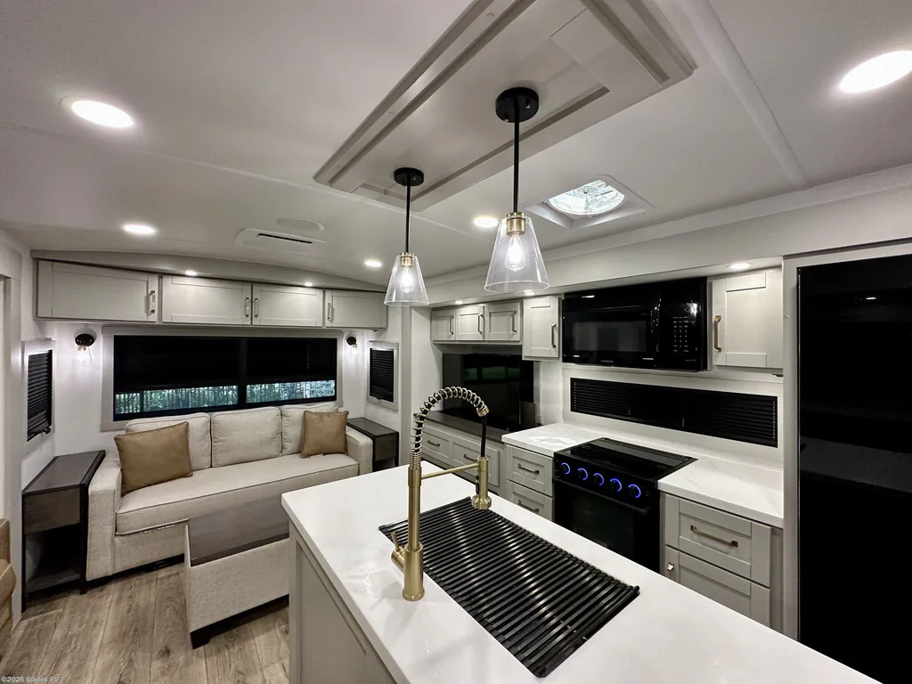 2025 Brinkley Model Z AIR 310, Photos photo 10