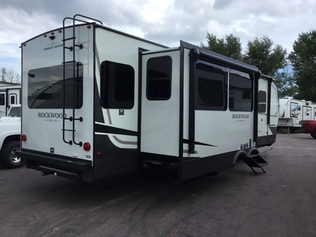 2027 Forest River Rockwood Ultra Lite 2916RL — Photo 5