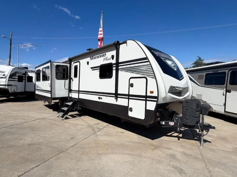 2019 Winnebago MINNIE PLUS 30RLSS - Photo 2