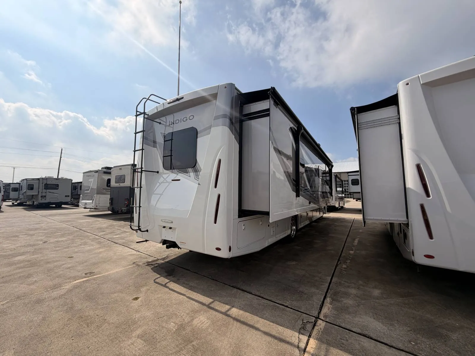 2027 Thor Motor Coach Indigo AA35 - Photo 4
