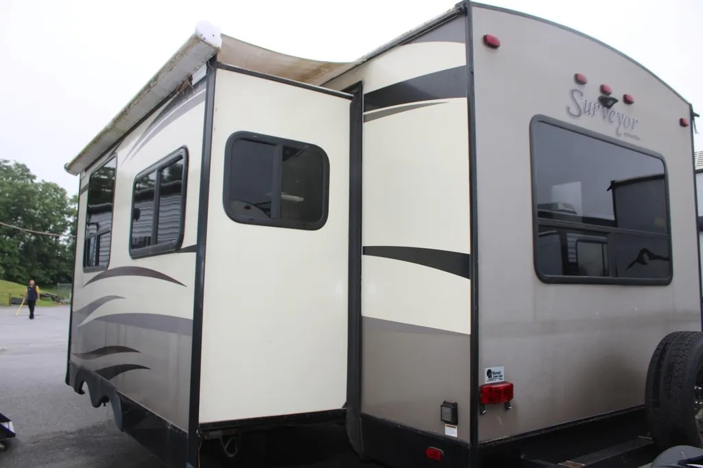 2015 Forest River Surveyor 265RLDS — Photo 7
