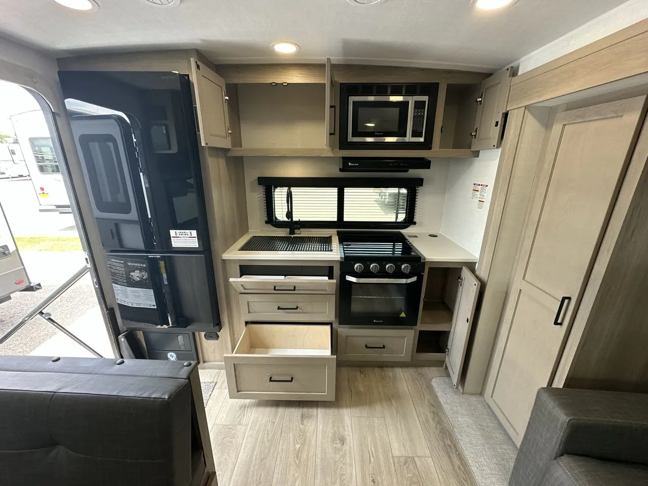 2026 Forest River Rockwood Mini Lite 2515S — Photo 5