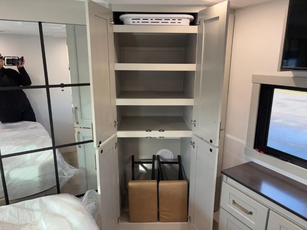 2026 Brinkley Model G 4100, Photos photo 36