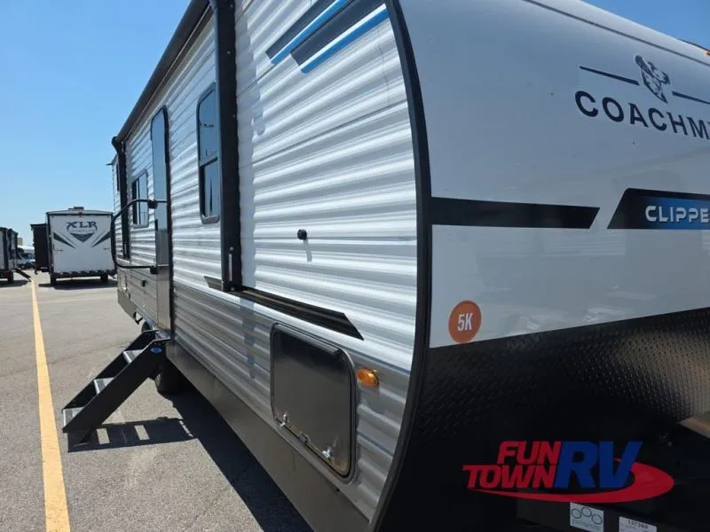 2026 Coachmen Clipper 26BH - Photo 3