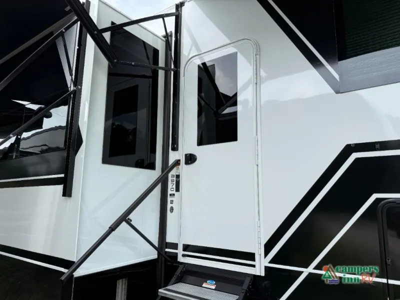2025 Brinkley Model G 3970 - Photo 4