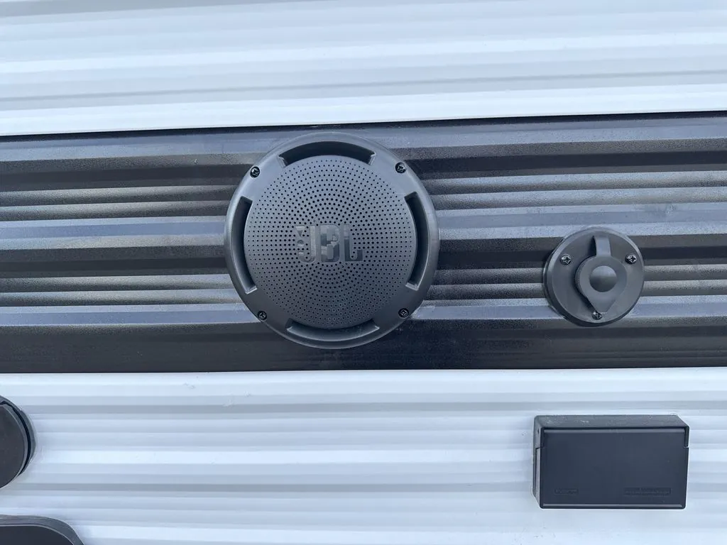 2026 Grand Design Transcend One 161DB - Photo 4